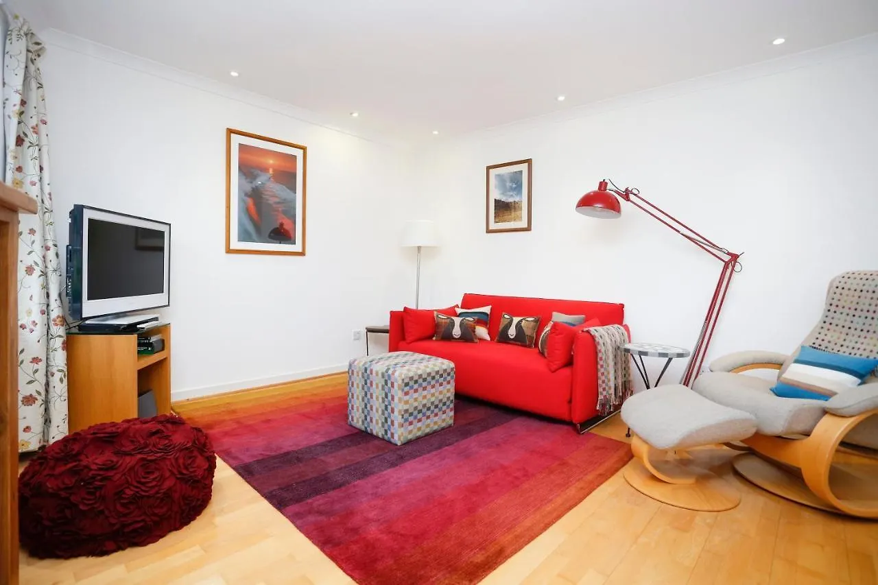 Edinburgh Mews Apartment contacts
