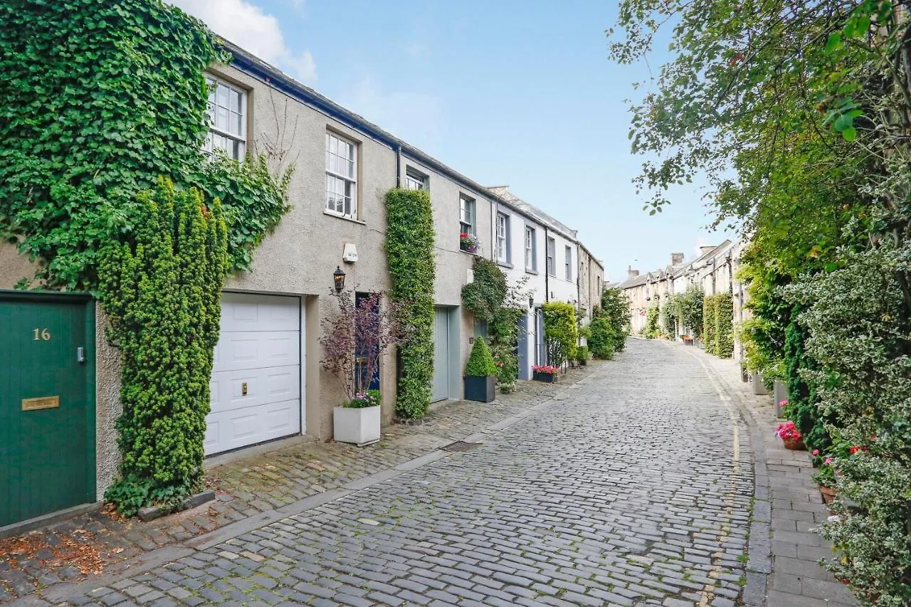 Edinburgh Mews Apartment